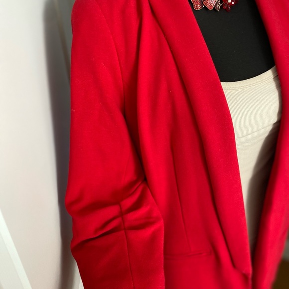 EUC Womens red blazer Size: L - Picture 4 of 5